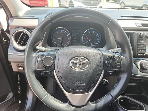 Used 2018 Toyota RAV4 XLE AWD/4WD image 14