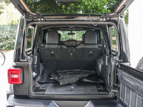 Used 2019 Jeep Wrangler Unlimited Rubicon AWD/4WD image 24