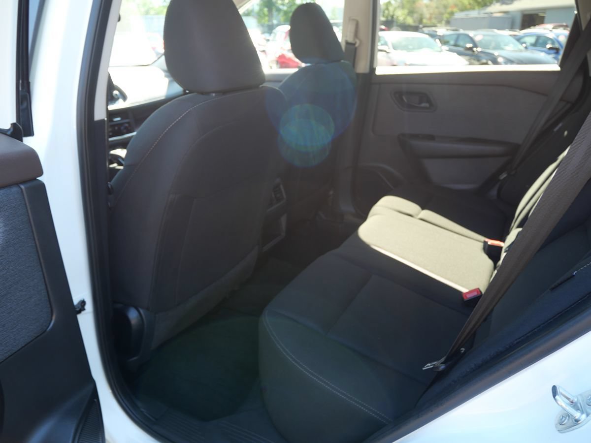 Used 2023 Nissan Rogue S AWD/4WD image 20