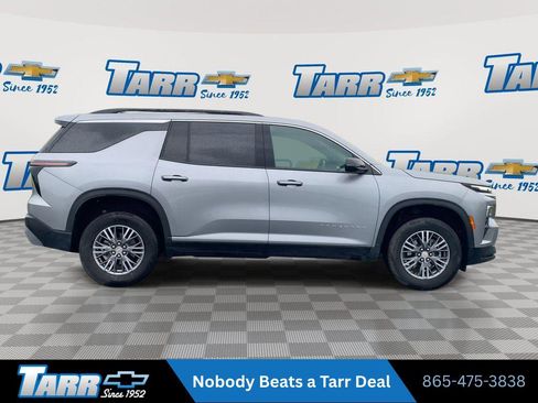 Used 2026 Chevrolet Traverse LT AWD/4WD image 9