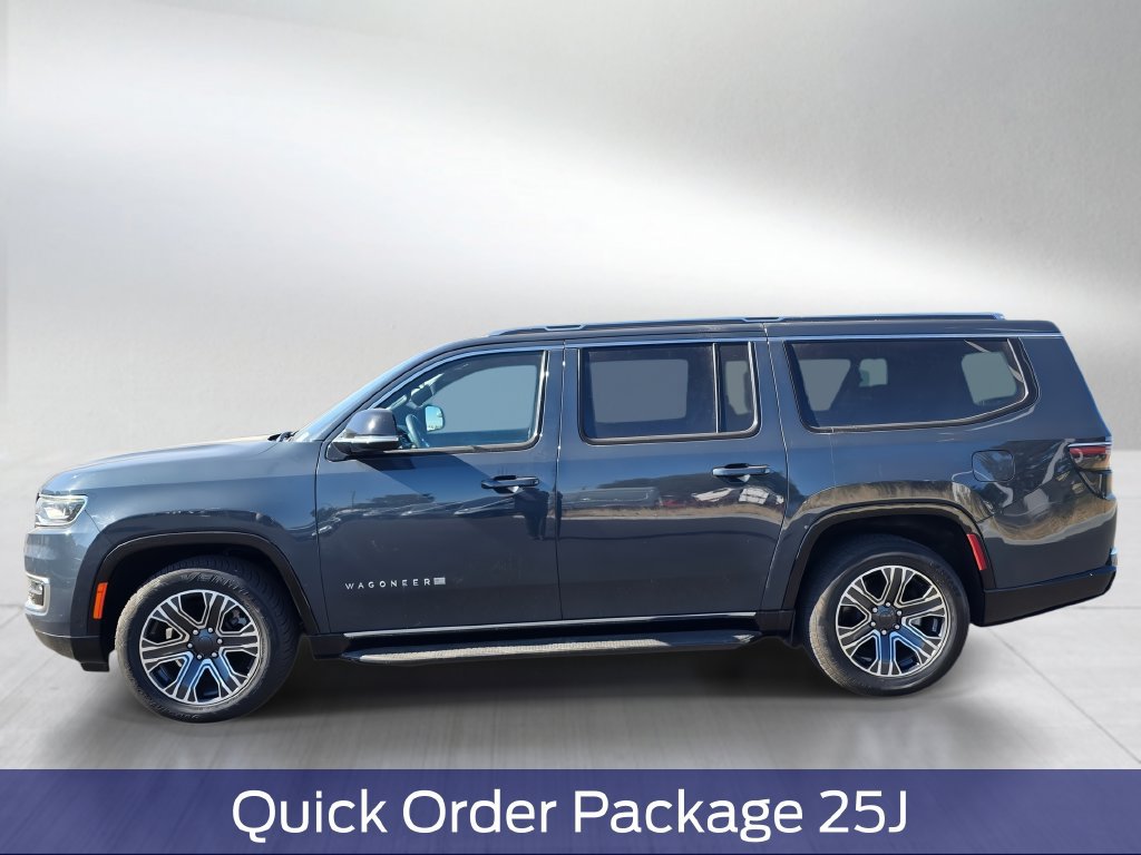 Used 2024 Jeep Wagoneer L Series II w/ Flexible Seating Group AWD/4WD image 3