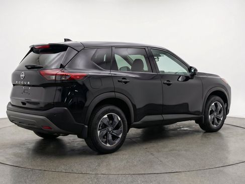 Used 2025 Nissan Rogue SV FWD image 9