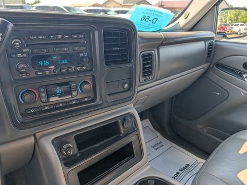 Used 2005 Chevrolet Tahoe Z71 w/ Preferred Equipment Group AWD/4WD image 16