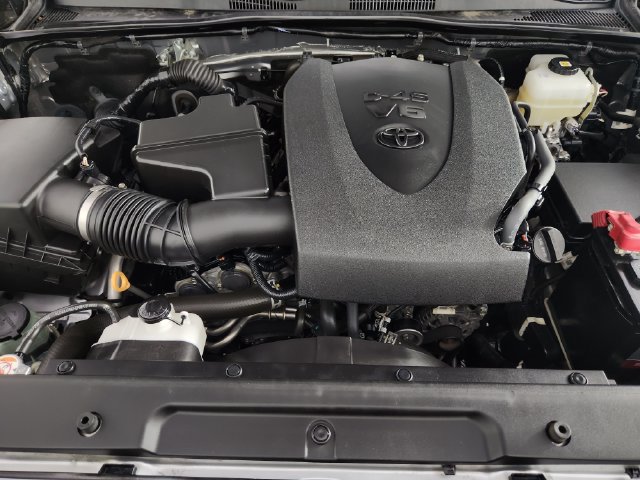 Used 2022 Toyota Tacoma TRD Off-Road w/ TRD Premium Off Road Package AWD/4WD image 29