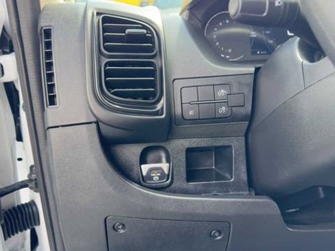 Used 2025 RAM ProMaster 2500 w/ U-Haul Equipment Group FWD image 16