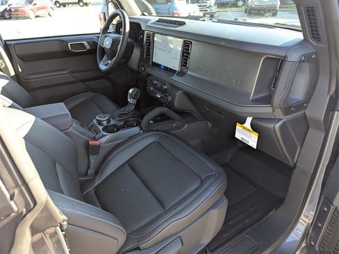 New 2025 Ford Bronco Badlands image 32