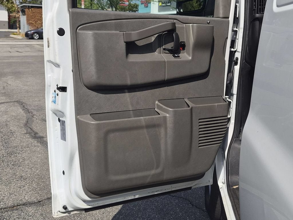 Used 2023 GMC Savana 2500 w/ Driver Convenience Package RWD image 22