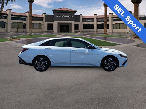 Certified 2025 Hyundai Elantra Sport FWD image 9