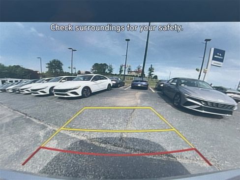 Used 2025 Hyundai Elantra SEL image 29