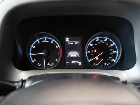 Used 2018 Toyota RAV4 LE w/ All Weather Liner Package AWD/4WD image 16