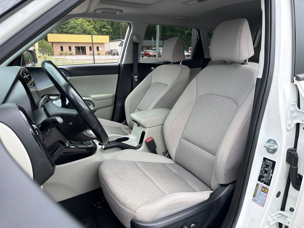 Certified 2023 Kia Soul EX FWD image 18
