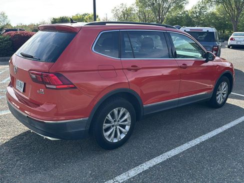 Used 2018 Volkswagen Tiguan SE w/ 3rd Row Seat Package image 3