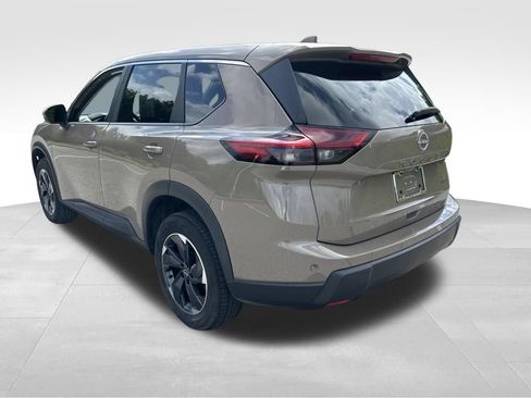 Used 2025 Nissan Rogue SV AWD/4WD image 3