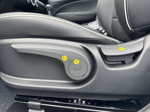 New 2026 Hyundai Venue SEL FWD image 14