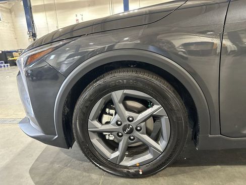 New 2025 Kia K4 LXS image 18