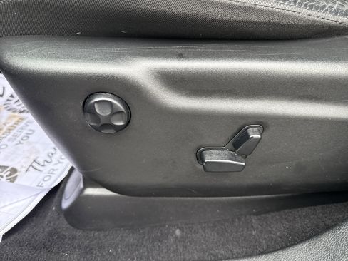 Used 2020 Jeep Grand Cherokee Altitude image 16