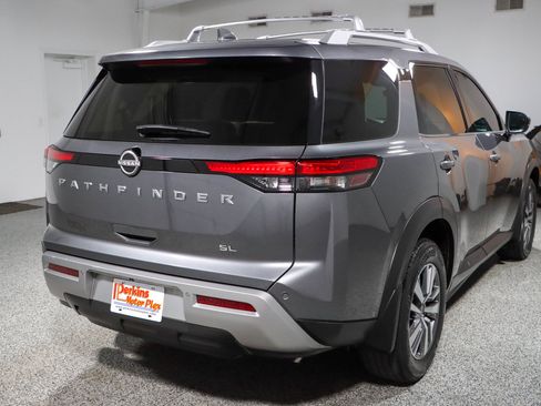 Used 2023 Nissan Pathfinder SL FWD image 7