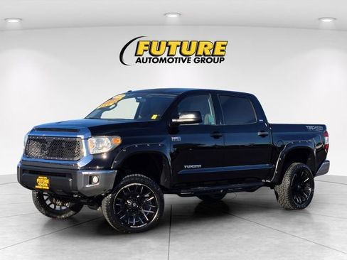 Used 2015 Toyota Tundra SR5 w/ TRD Off Road Package AWD/4WD image 10