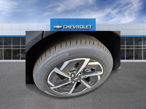 New 2026 Chevrolet Equinox EV LT image 4