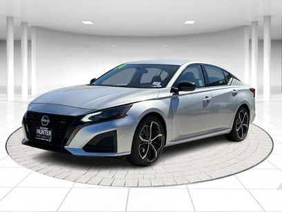 Used 2024 Nissan Altima 2.5 SR
