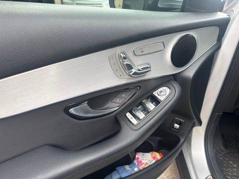 Used 2020 Mercedes-Benz GLC 300 4MATIC image 16