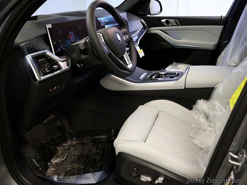 New 2026 BMW X5 xDrive50e w/ Climate Comfort Package image 12