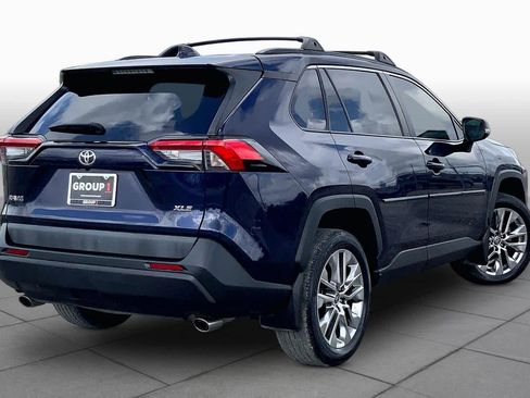 Used 2021 Toyota RAV4 XLE Premium image 13