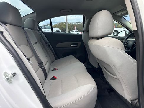 Used 2016 Chevrolet Cruze LT FWD image 14