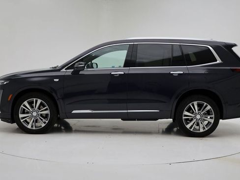 Used 2025 Cadillac XT6 Premium Luxury image 6