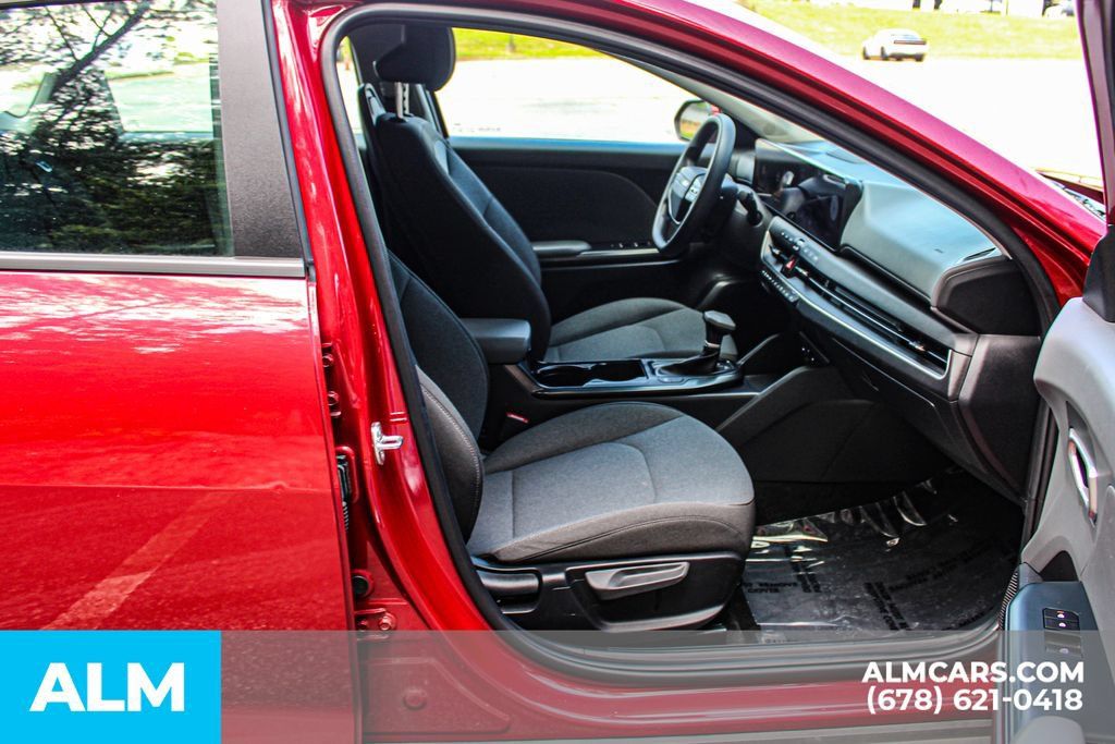 Used 2025 Kia K4 FWD image 20
