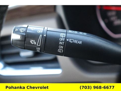 Used 2021 Chevrolet Suburban LT w/ LT Signature Package image 9