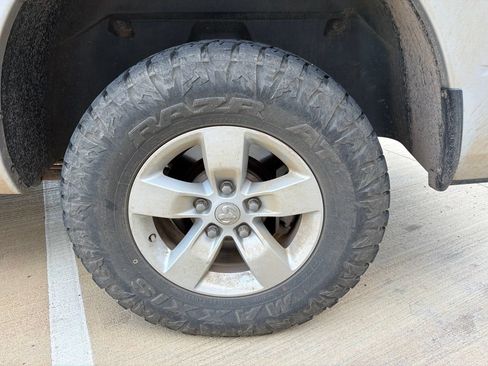 Used 2017 RAM 1500 Classic SLT AWD/4WD image 8