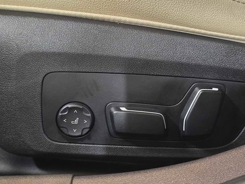 Used 2025 BMW 330i xDrive Sedan w/ M Sport Package image 24