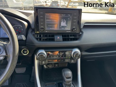 Used 2021 Toyota RAV4 XLE w/ Convenience Package image 20