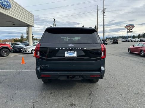 New 2025 Ford Expedition Active image 4