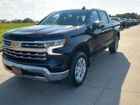 Used 2025 Chevrolet Silverado 1500 LTZ w/ Technology Package image 5