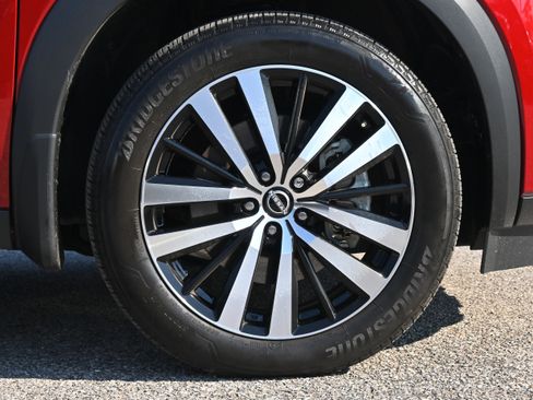 Used 2024 Nissan Pathfinder Platinum image 21