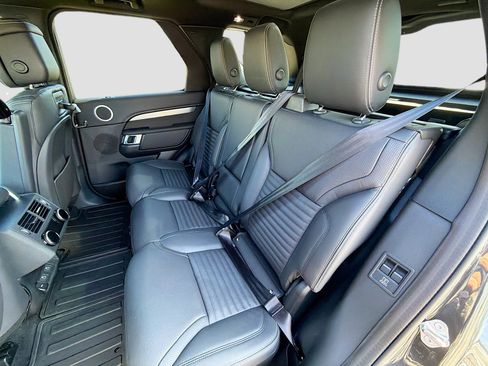 New 2026 Land Rover Discovery Dynamic SE image 21