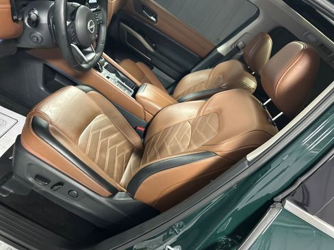 Used 2024 Nissan Pathfinder Platinum w/ Cargo Package image 10