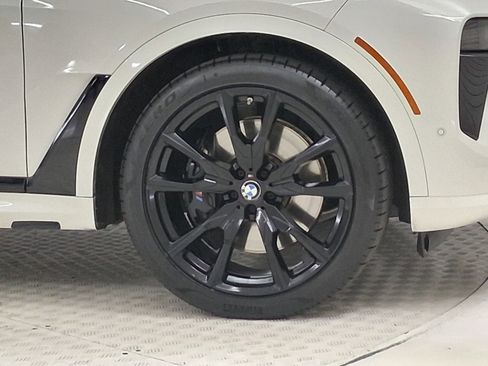 Certified 2024 BMW X7 xDrive40i w/ M Sport Package AWD/4WD image 10
