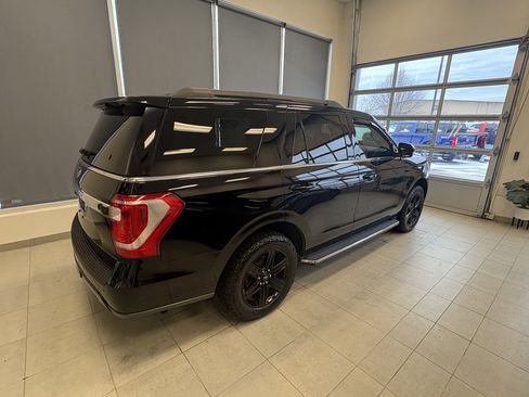 Used 2021 Ford Expedition XLT image 4