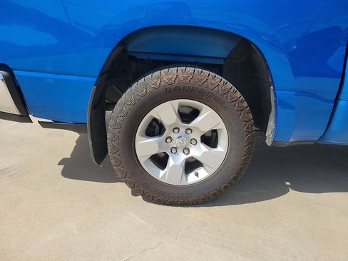 Used 2020 RAM 1500 Big Horn AWD/4WD image 9