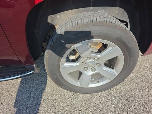 Used 2017 Chevrolet Suburban Premier image 11