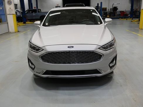 Used 2019 Ford Fusion Titanium image 2