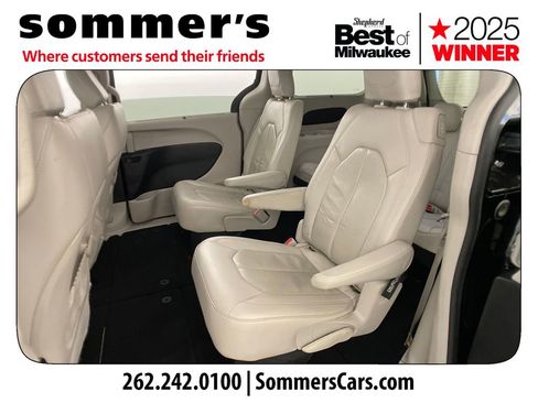 Used 2018 Chrysler Pacifica Touring-L image 21