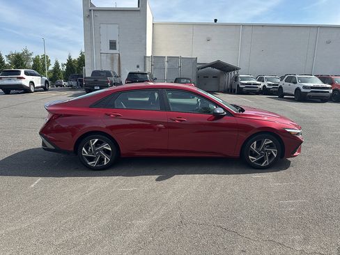 Used 2025 Hyundai Elantra Sport w/ Cargo Package image 4