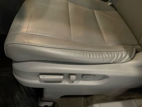 Used 2016 Honda Odyssey Touring Elite image 12