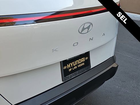 Certified 2024 Hyundai Kona SEL w/ Convenience Package image 11