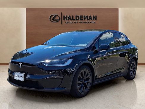 Used 2024 Tesla Model X AWD/4WD image 3