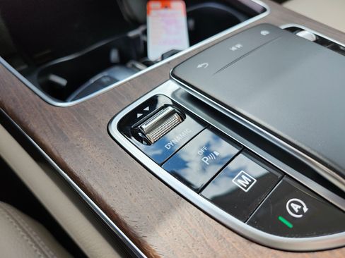 Used 2022 Mercedes-Benz GLC 300 4MATIC image 9